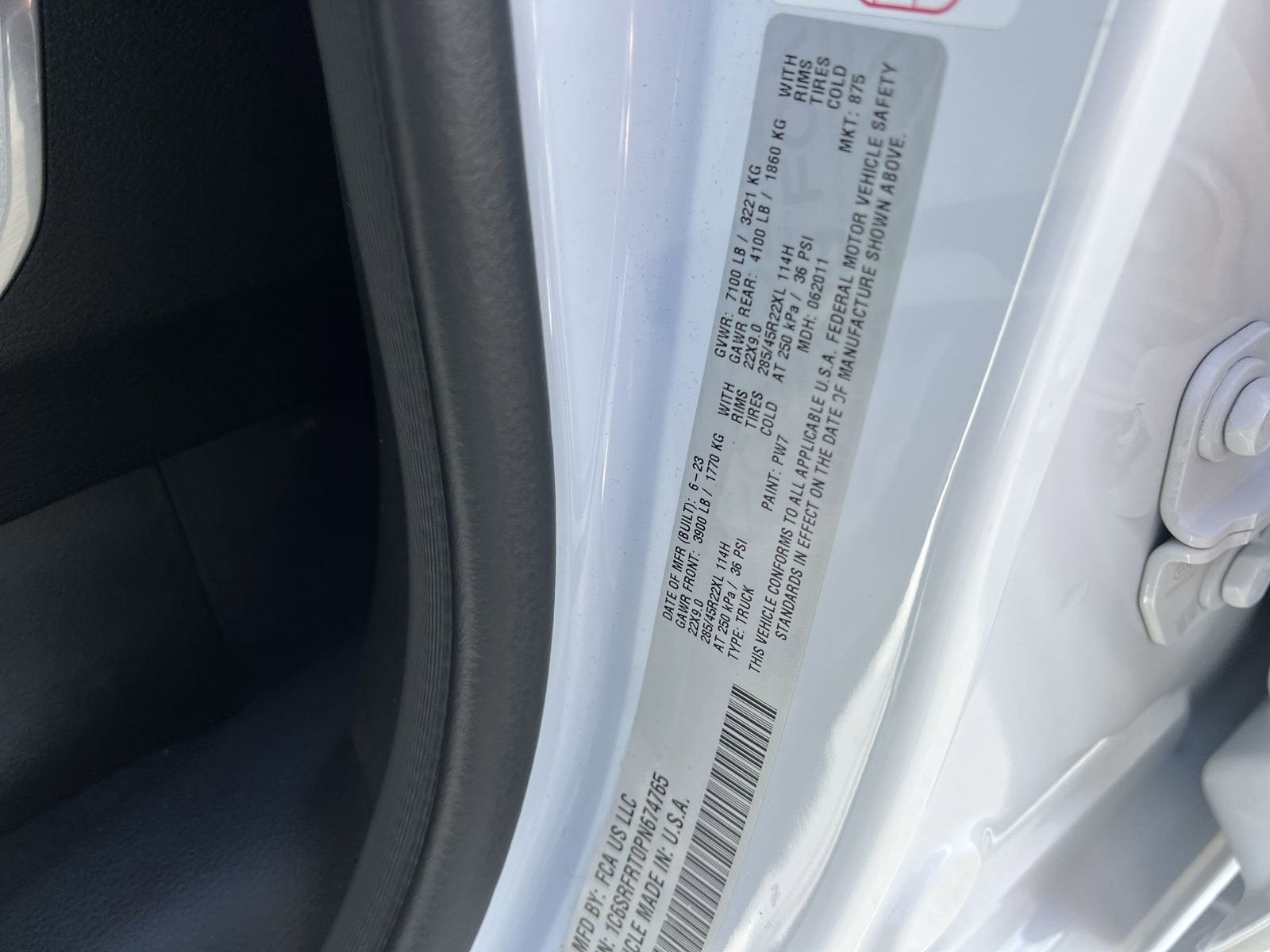 2023 RAM 1500 Laramie Crew Cab 4x4 6'4" Box