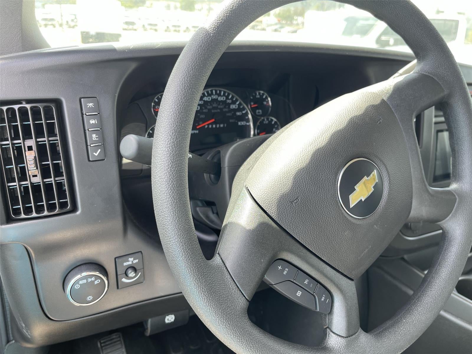 2026 Chevrolet Express Cutaway 3500 1WT