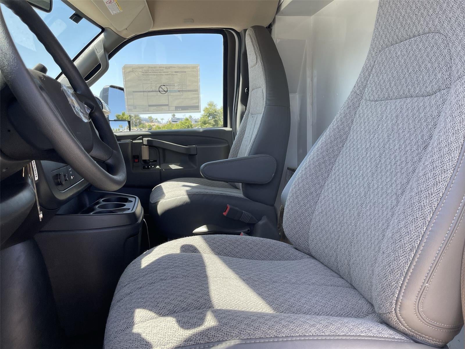 2026 Chevrolet Express Cutaway 3500 1WT