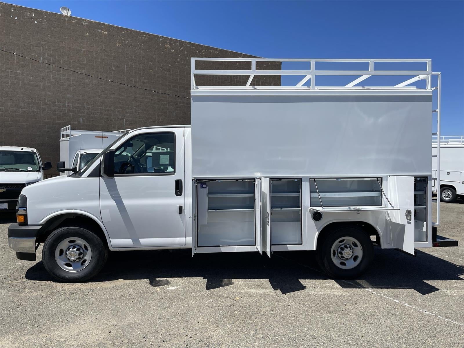 2026 Chevrolet Express Cutaway 3500 1WT