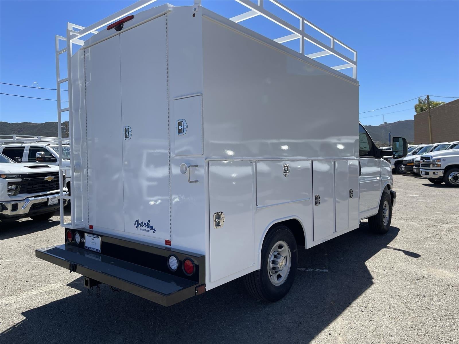2026 Chevrolet Express Cutaway 3500 1WT