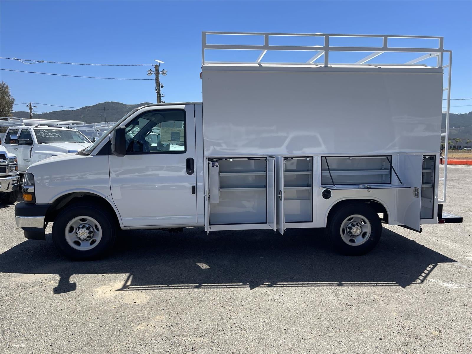 2026 Chevrolet Express Cutaway 3500 1WT