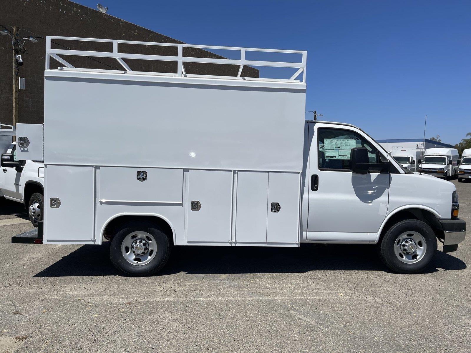 2026 Chevrolet Express Cutaway 3500 1WT