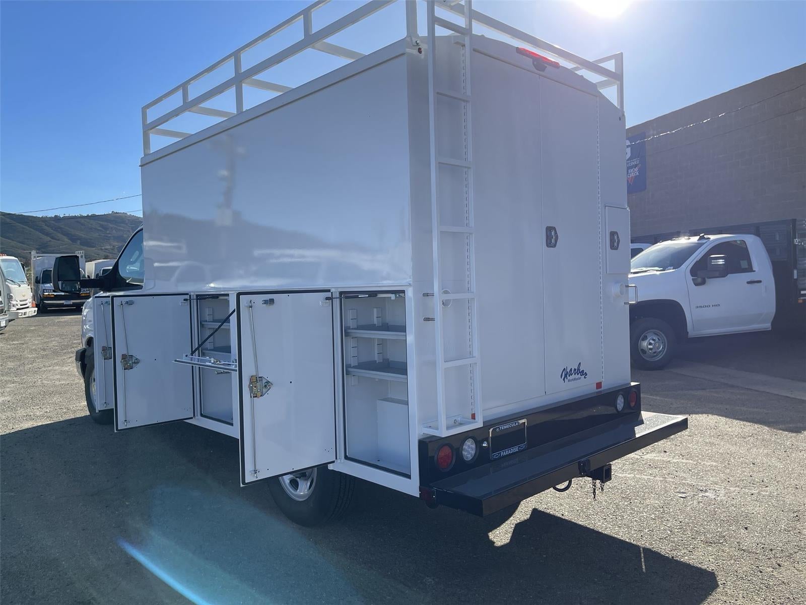 2026 Chevrolet Express Cutaway 3500 1WT