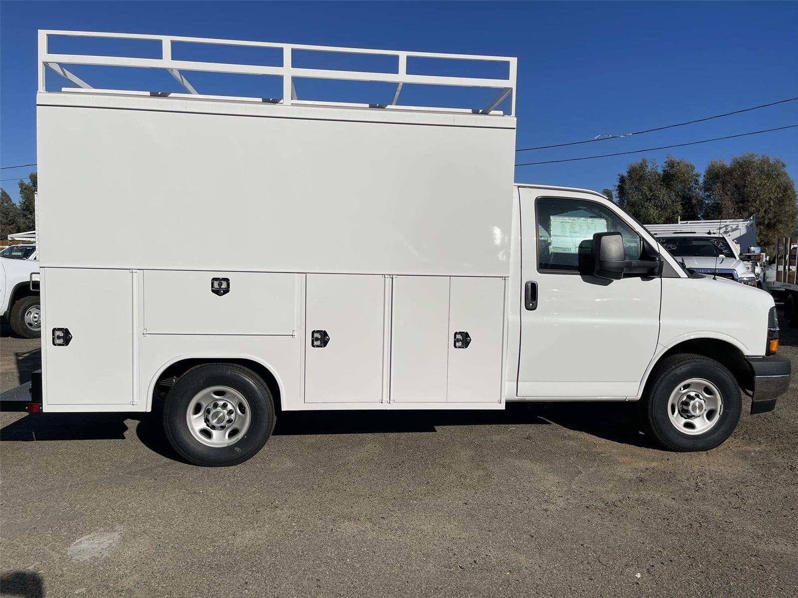 2026 Chevrolet Express Cutaway 3500 1WT