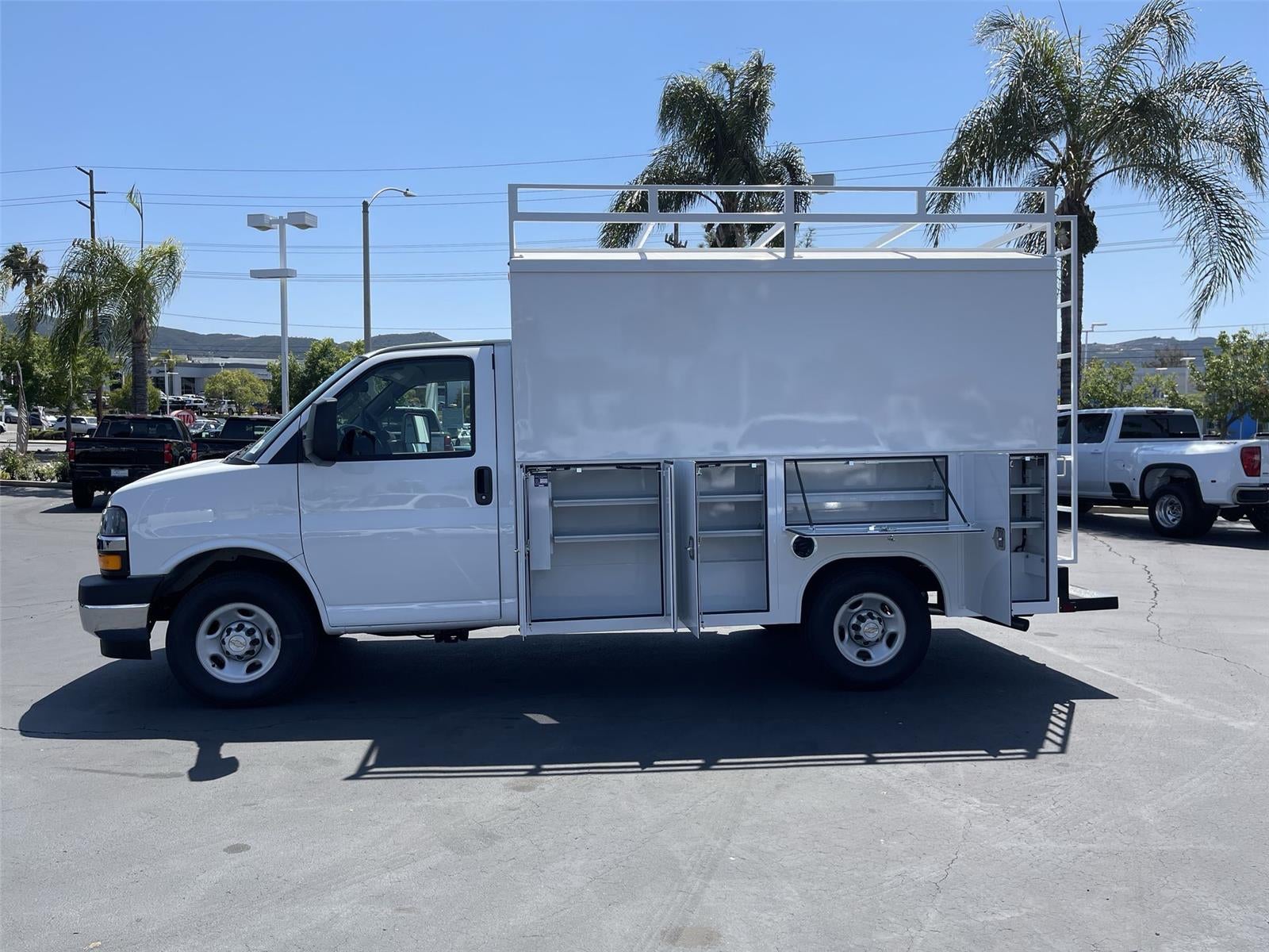 2026 Chevrolet Express Cutaway 3500 1WT