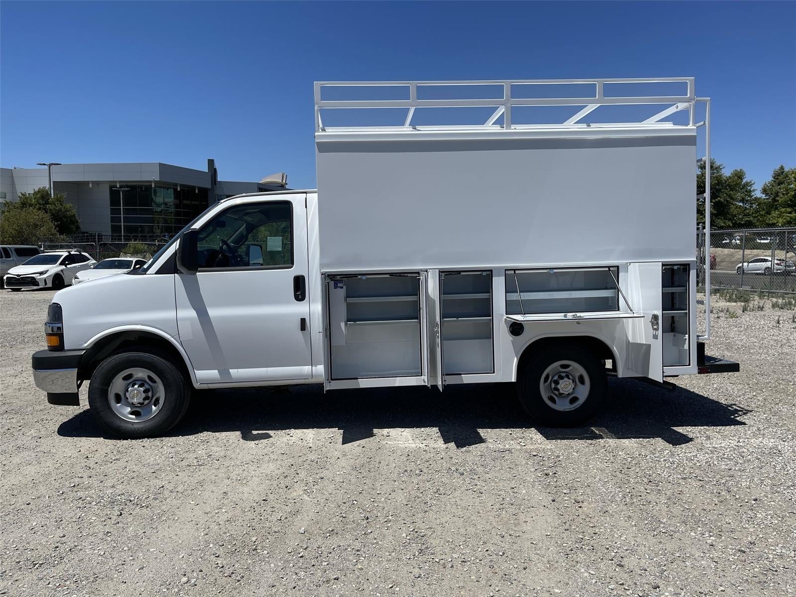 2026 Chevrolet Express Cutaway 3500 1WT