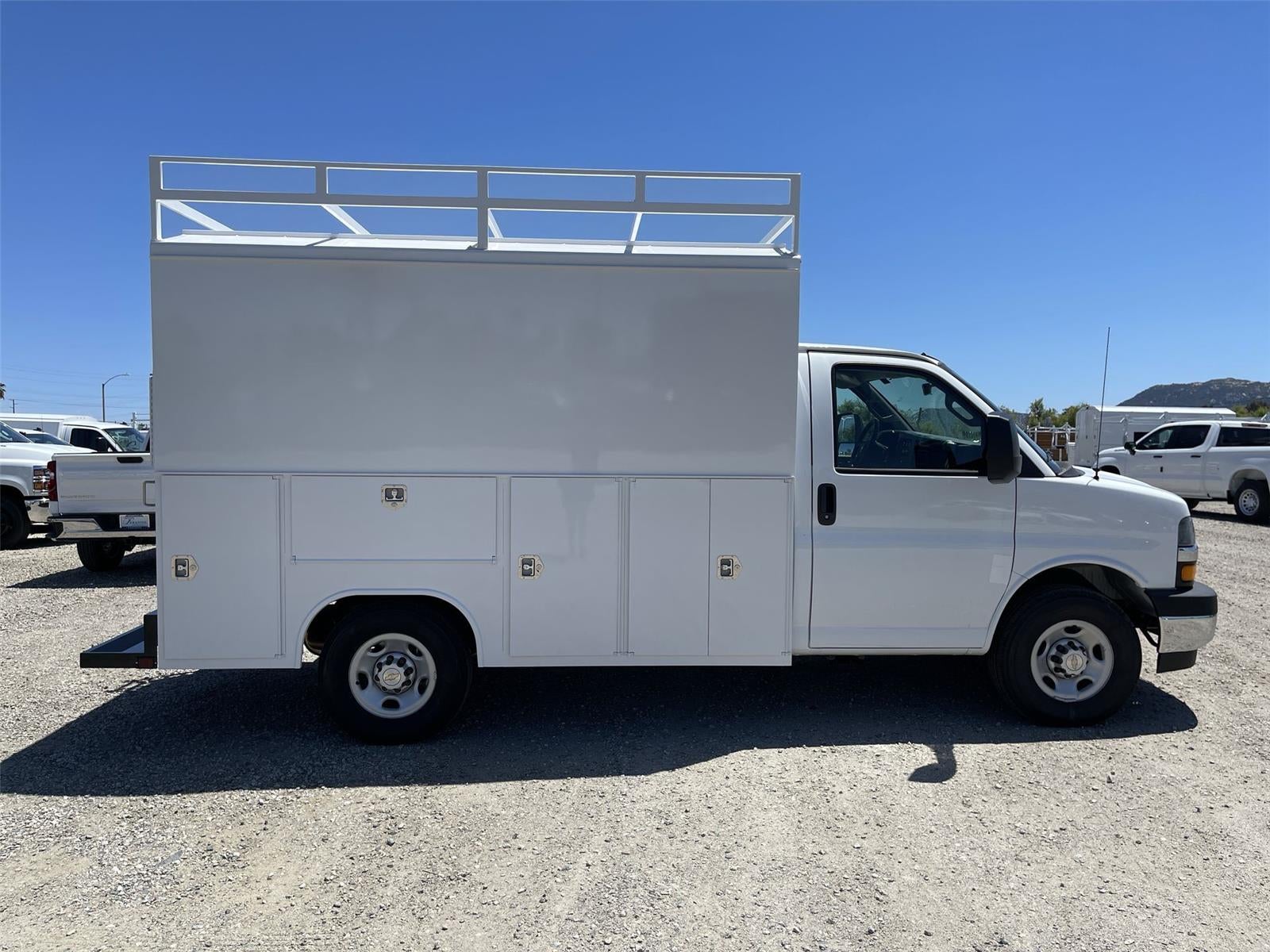 2026 Chevrolet Express Cutaway 3500 1WT