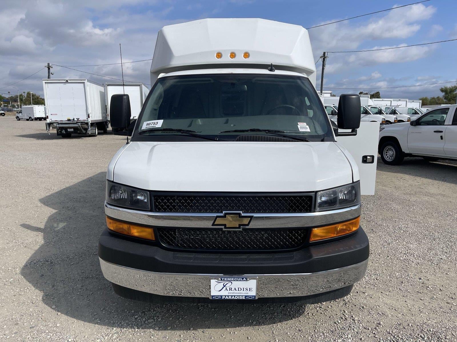 2025 Chevrolet Express Cutaway 3500 1WT