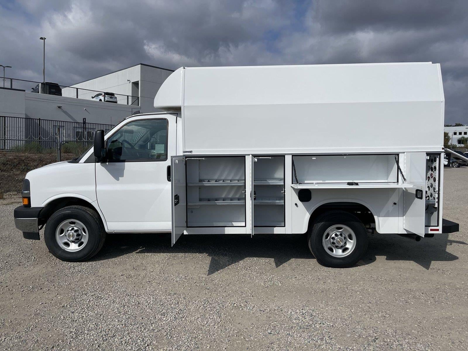 2025 Chevrolet Express Cutaway 3500 1WT