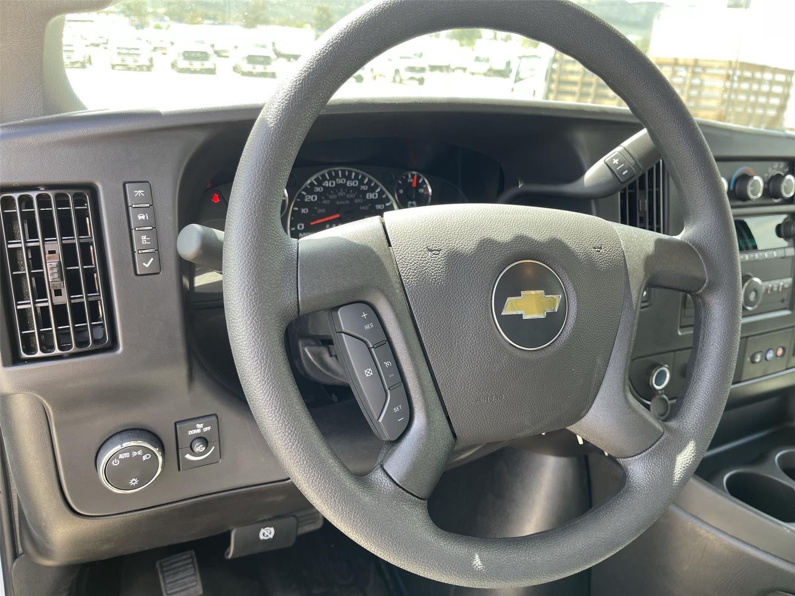 2026 Chevrolet Express Cutaway 3500 1WT