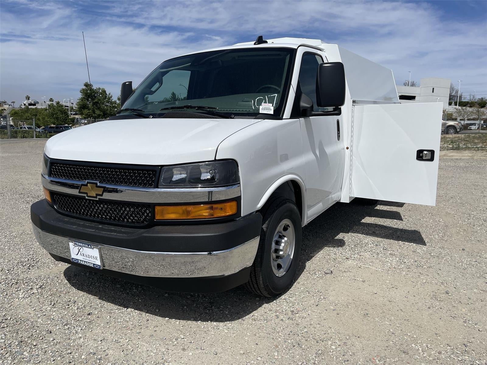 2026 Chevrolet Express Cutaway 3500 1WT