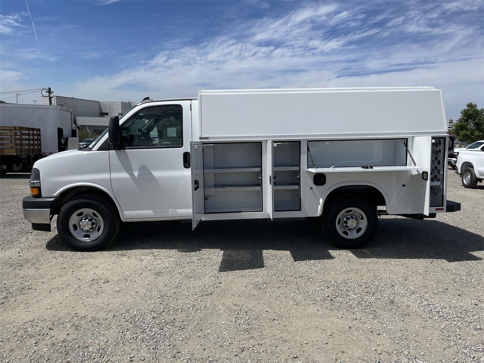2026 Chevrolet Express Cutaway 3500 1WT