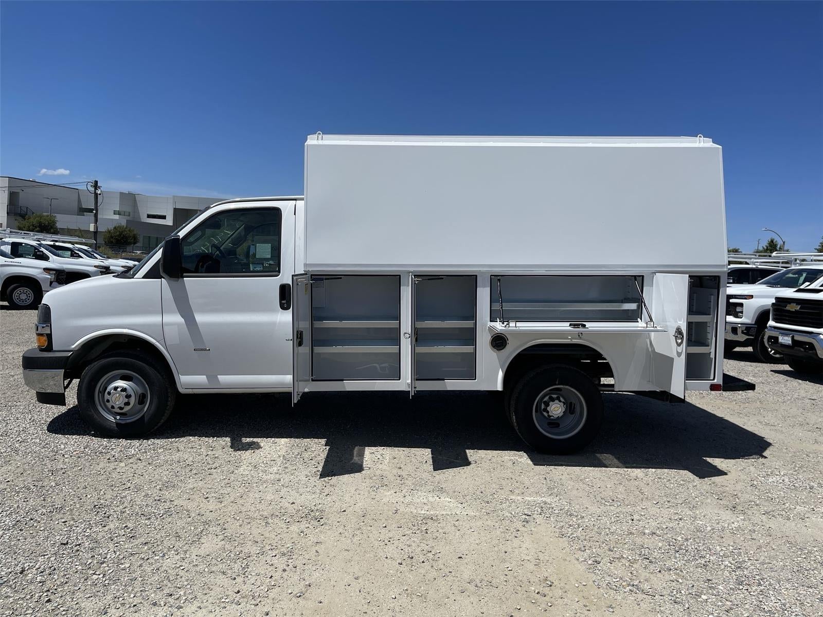 2026 Chevrolet Express Cutaway 3500 1WT