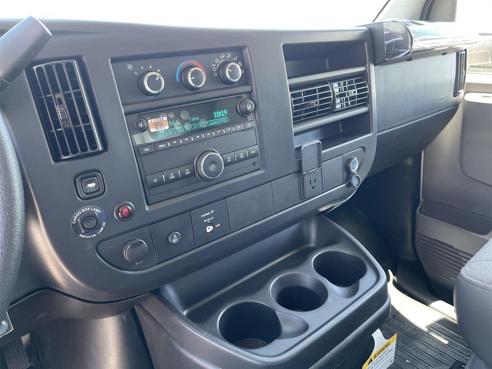 2025 Chevrolet Express Cutaway 3500 1WT