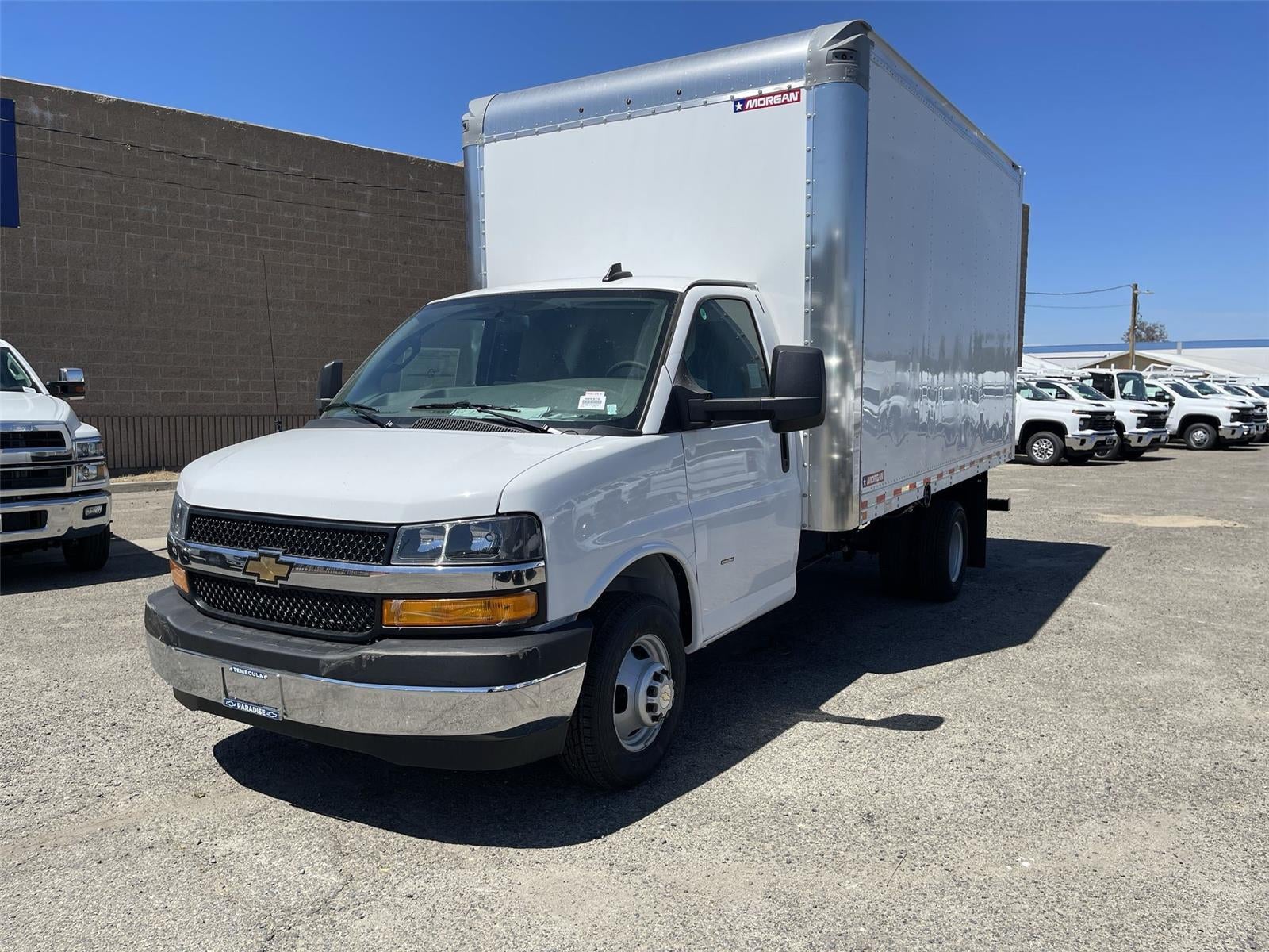 2025 Chevrolet Express Cutaway 3500 1WT