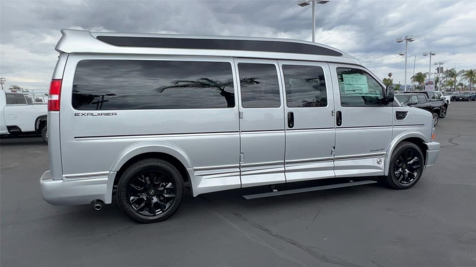 2026 Chevrolet Express Cargo WT