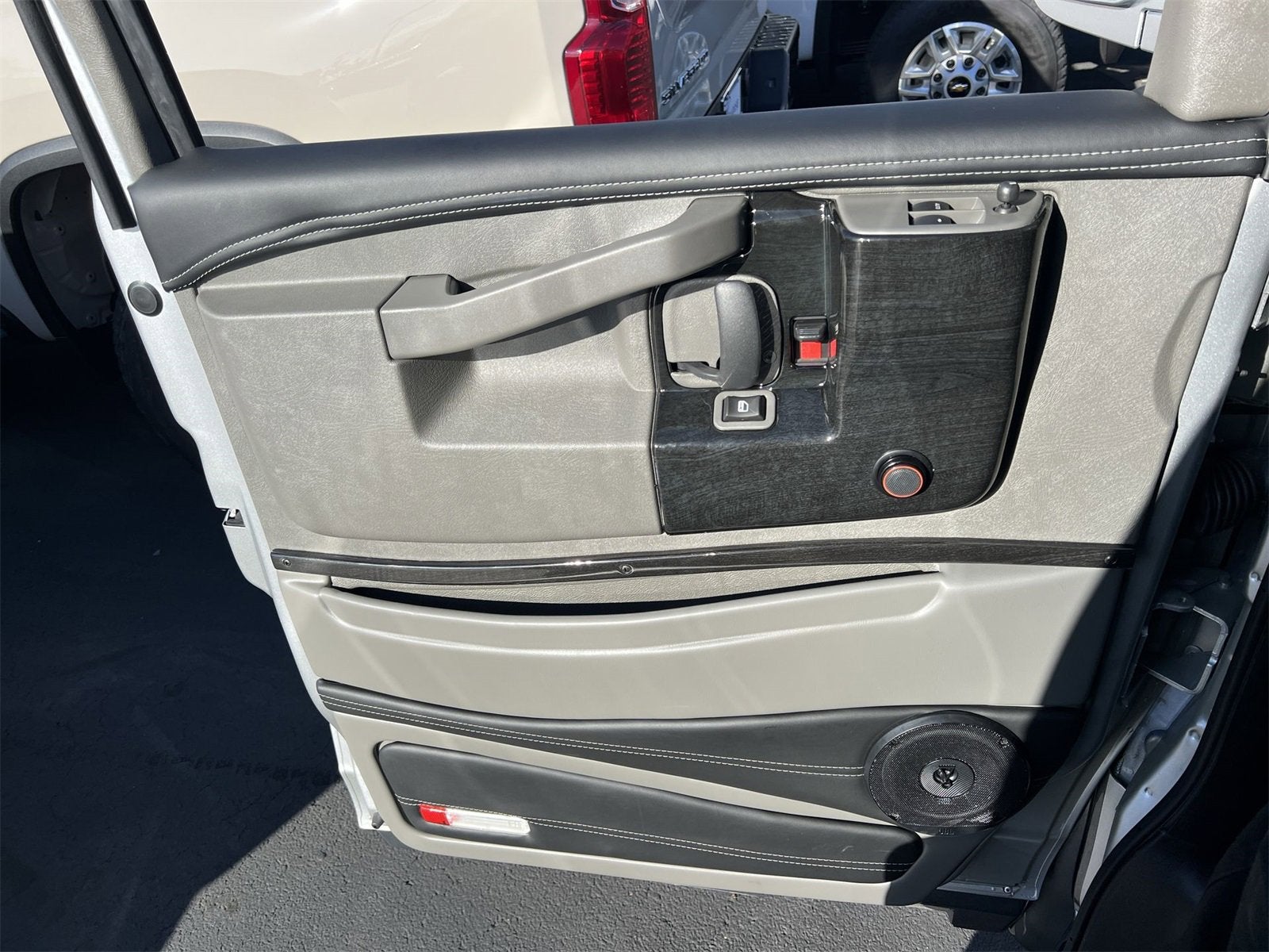 2025 Chevrolet Express Cargo 2500 WT