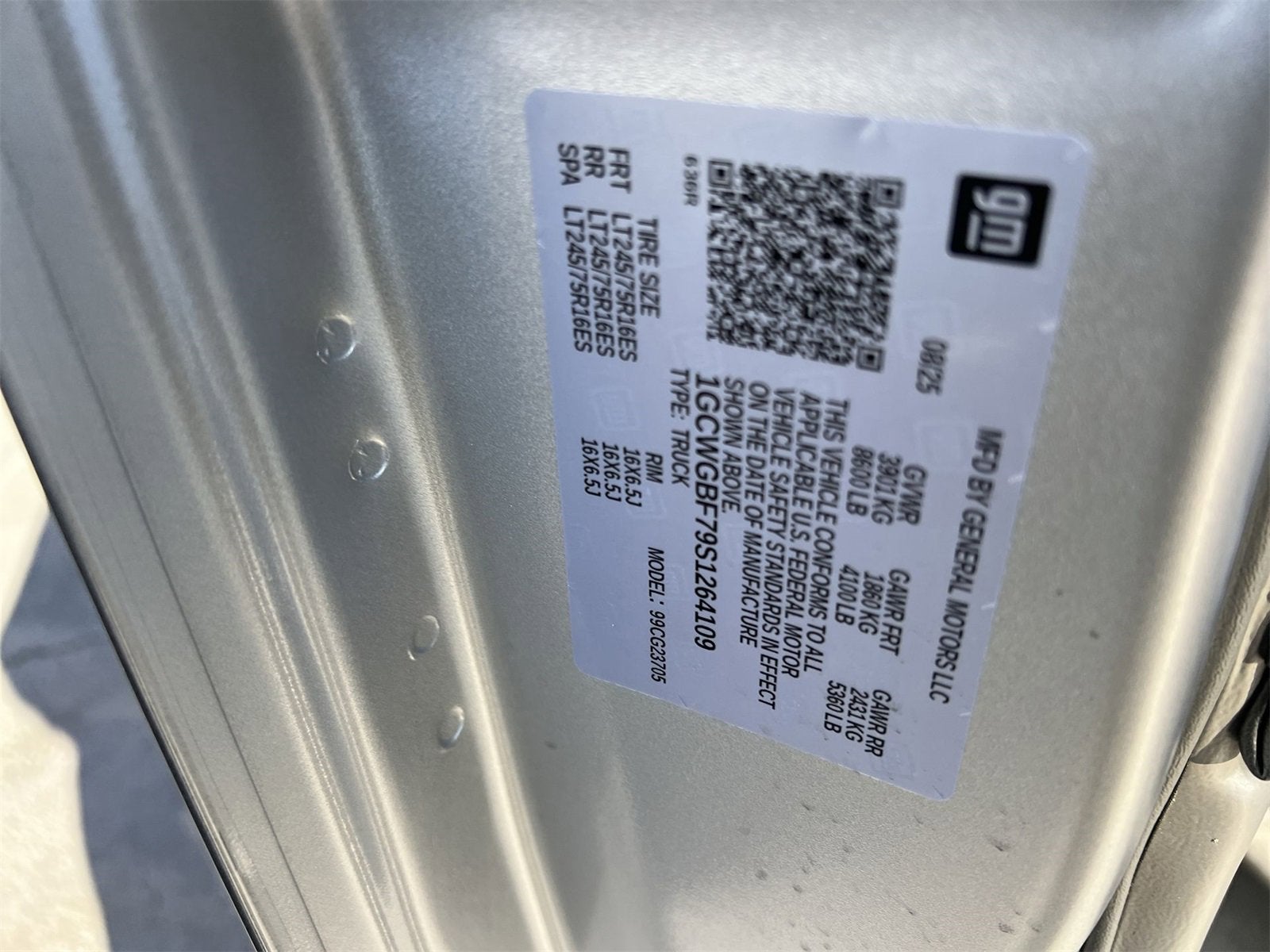 2025 Chevrolet Express Cargo 2500 WT