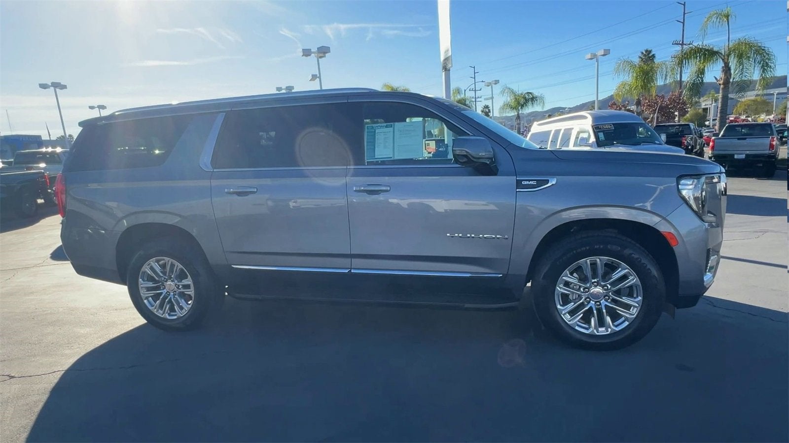 2022 GMC Yukon XL SLT