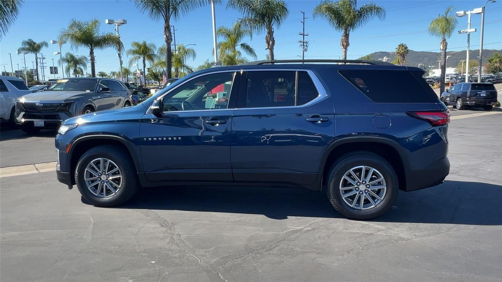 2023 Chevrolet Traverse LT Cloth