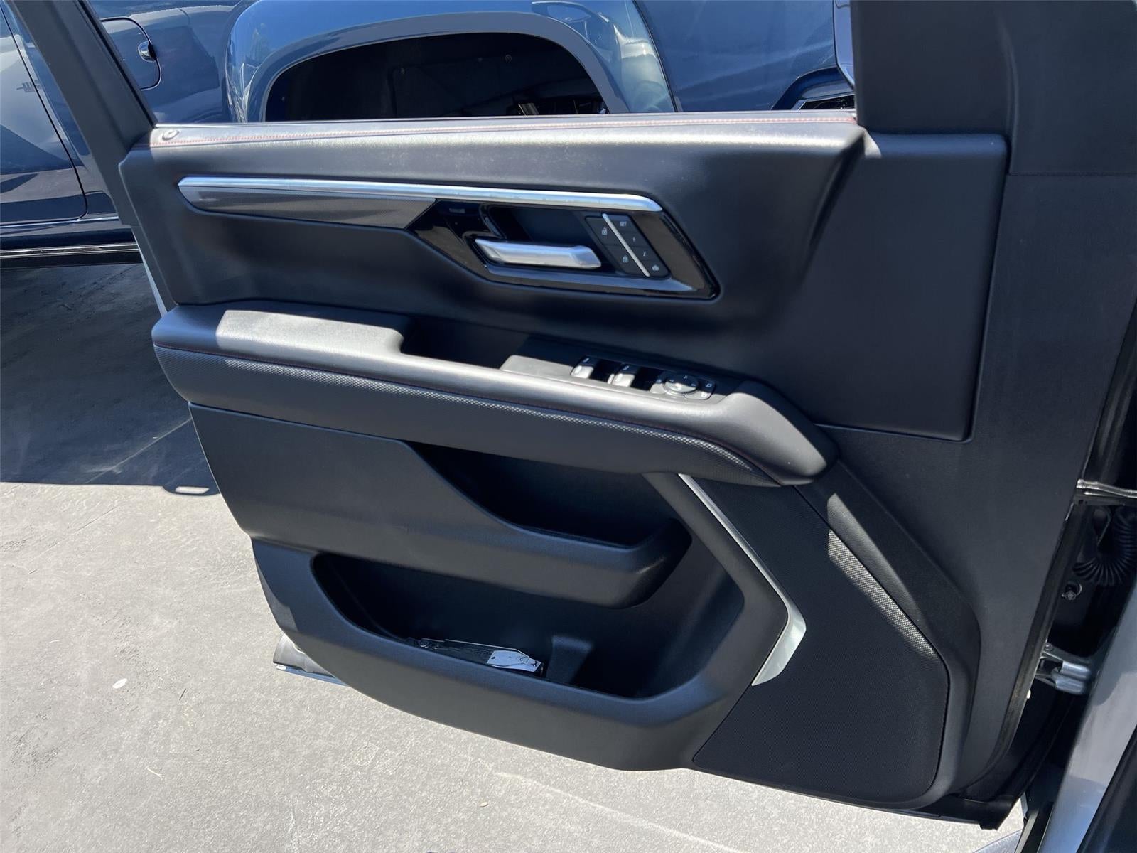 2025 Chevrolet Suburban RST