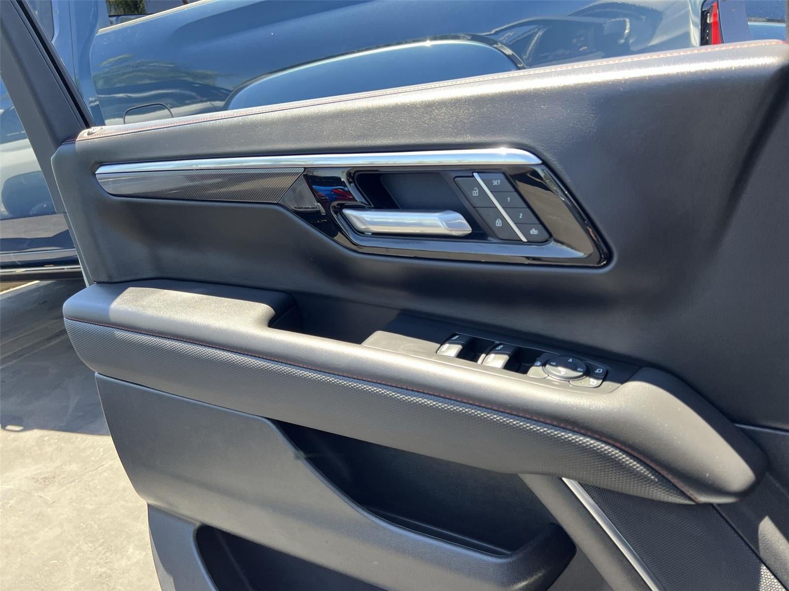 2025 Chevrolet Suburban RST