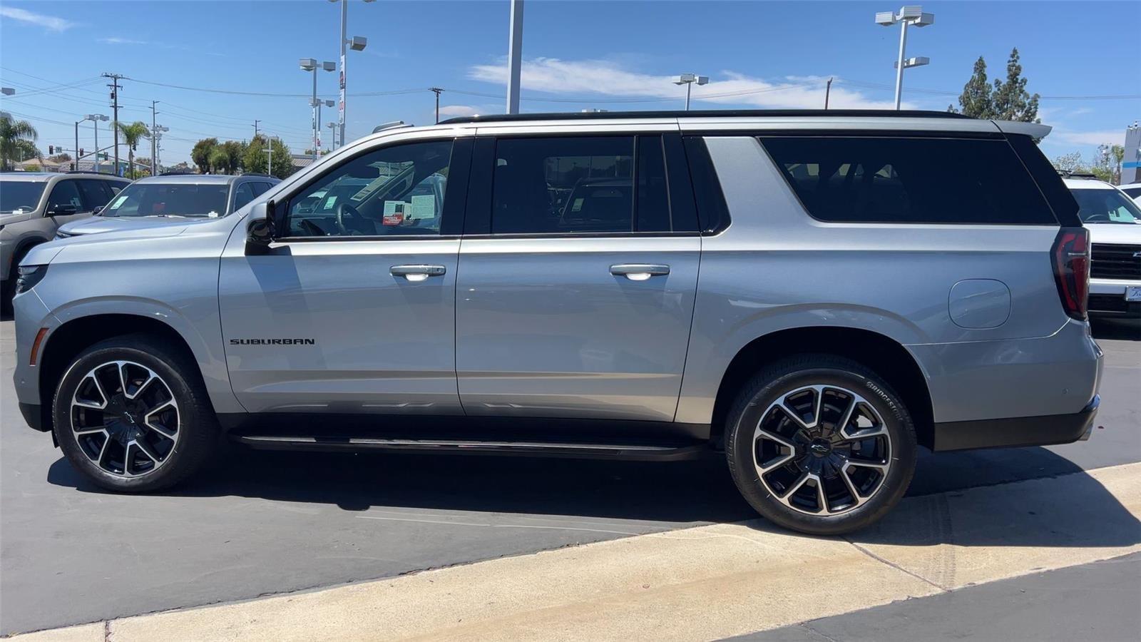 2025 Chevrolet Suburban RST