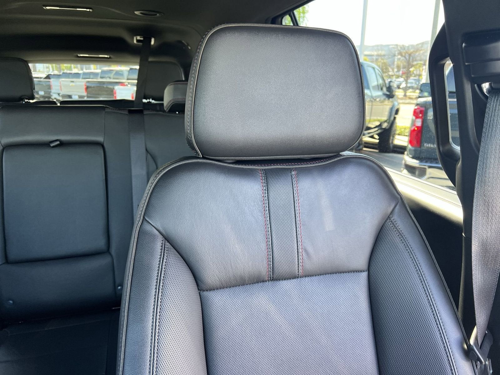 2025 Chevrolet Suburban RST