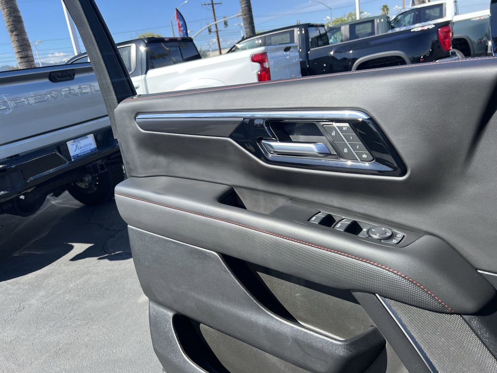 2025 Chevrolet Suburban RST