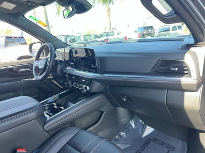 2025 Chevrolet Suburban RST