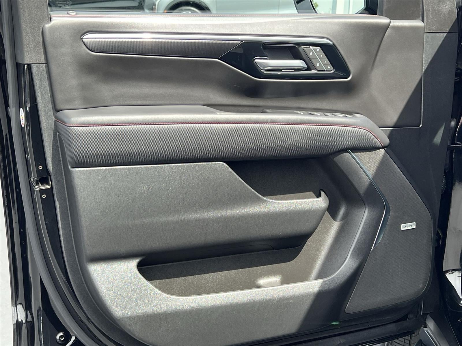 2025 Chevrolet Suburban RST