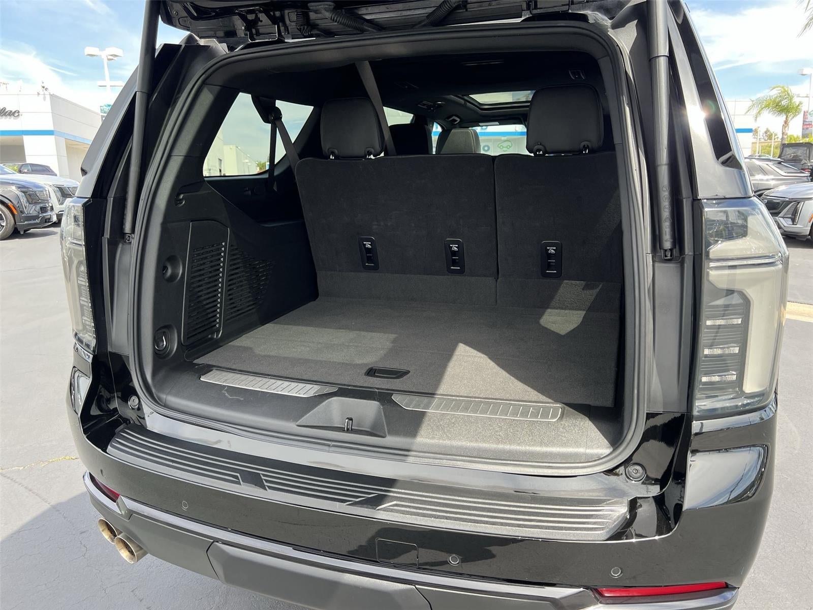 2025 Chevrolet Suburban RST