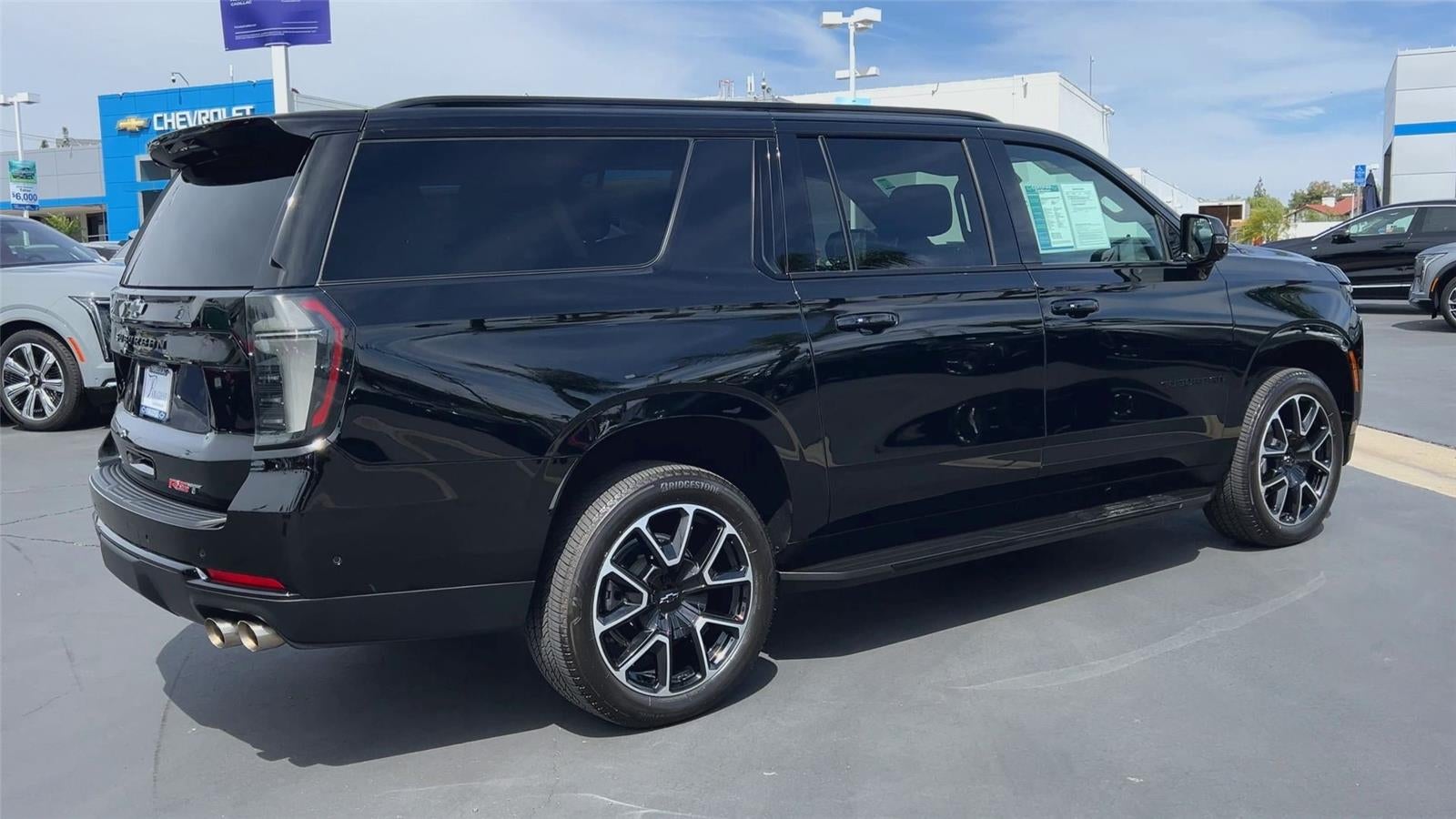 2025 Chevrolet Suburban RST
