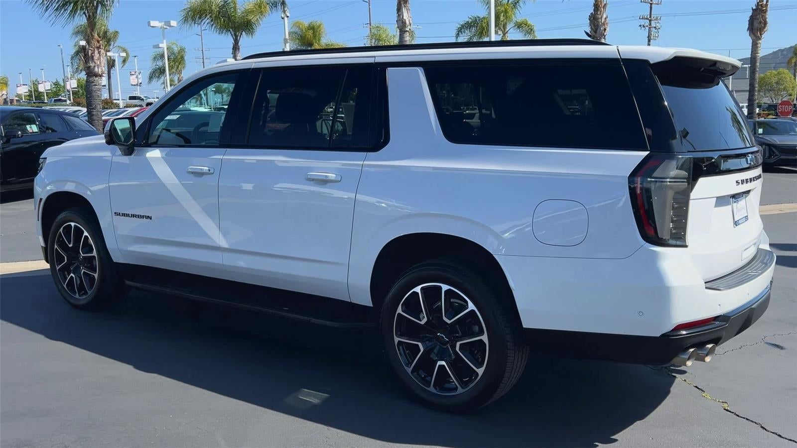 2025 Chevrolet Suburban RST