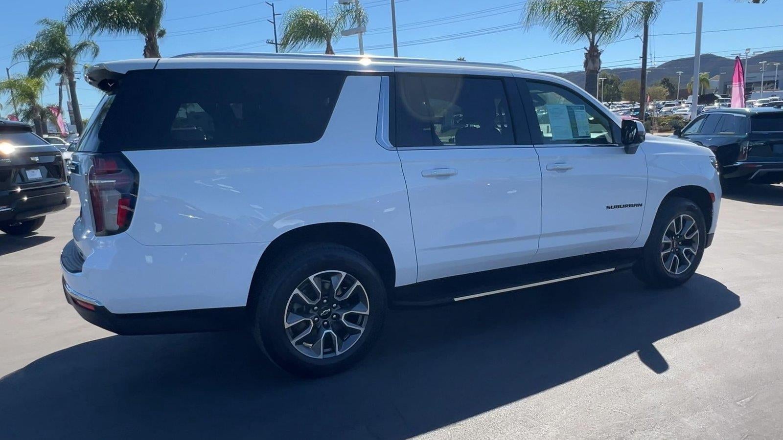 2023 Chevrolet Suburban LT