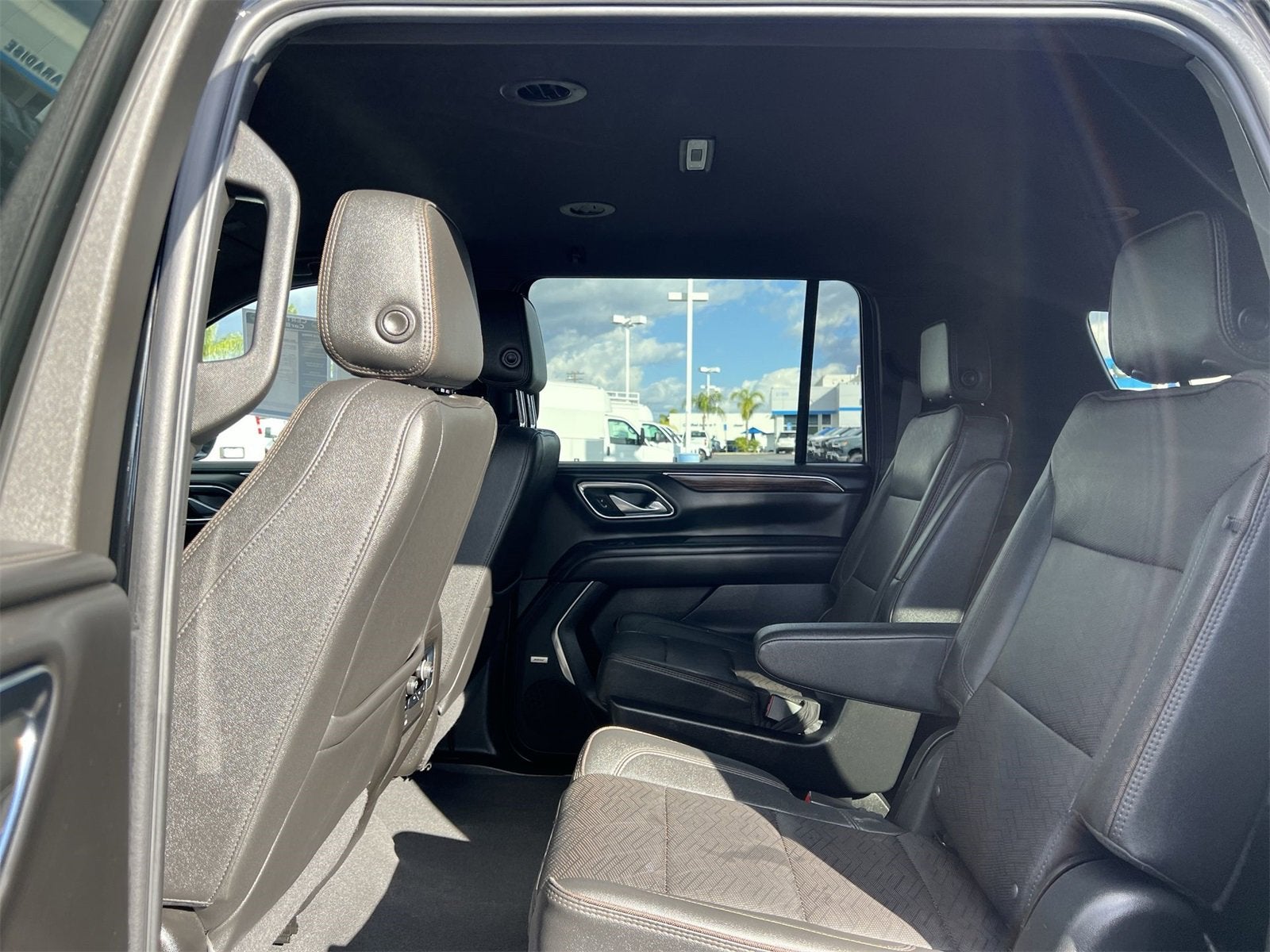 2023 Chevrolet Suburban High Country