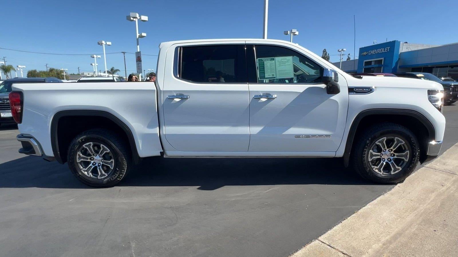 2025 GMC Sierra 1500 SLT