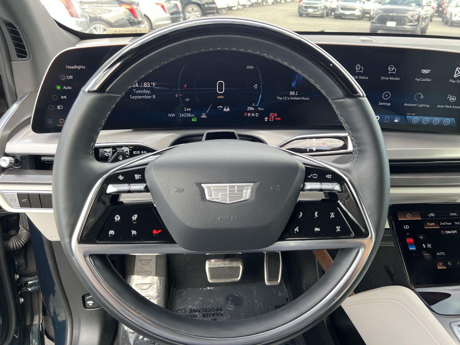 2026 Cadillac VISTIQ Luxury