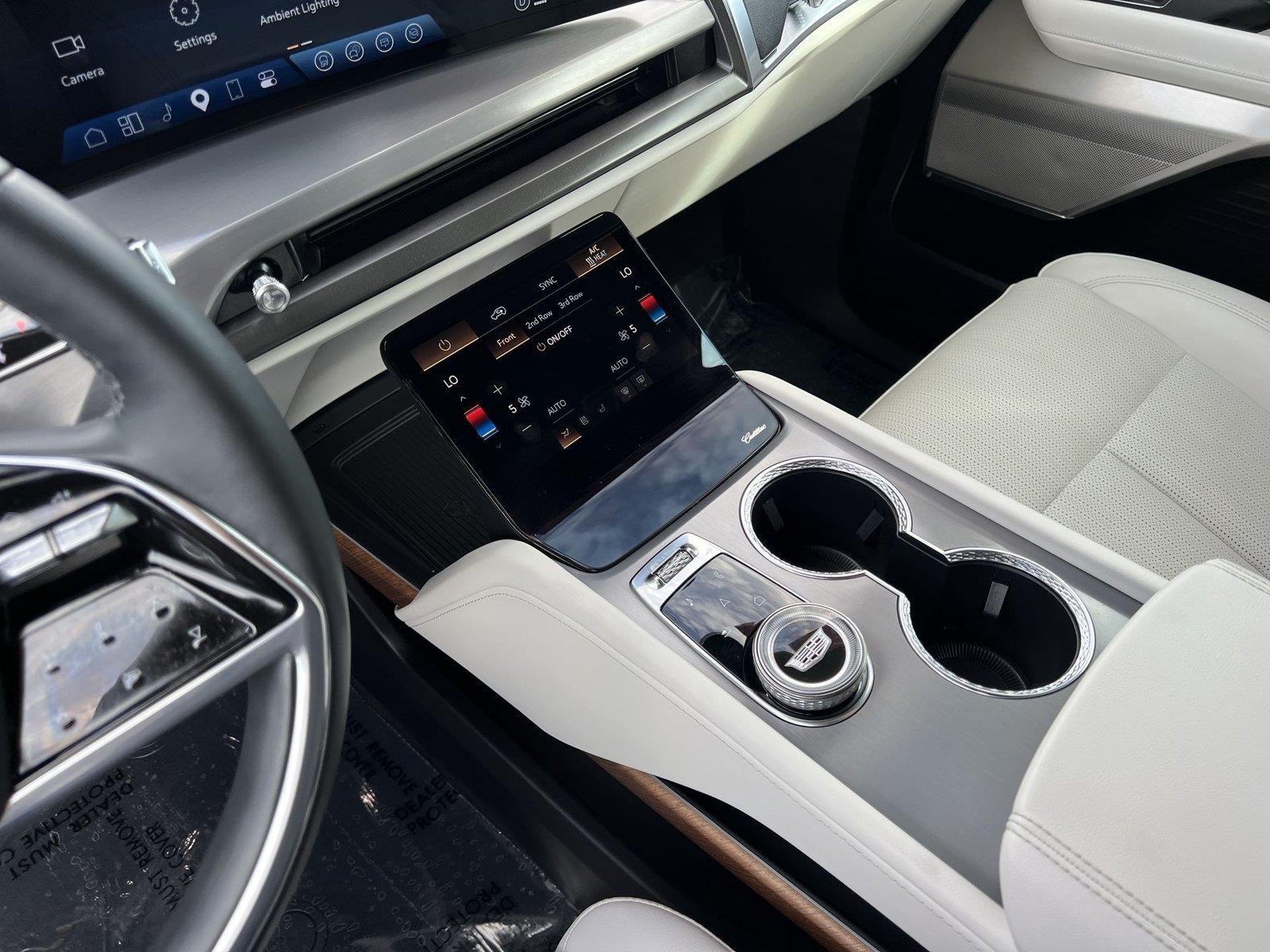 2026 Cadillac VISTIQ Luxury