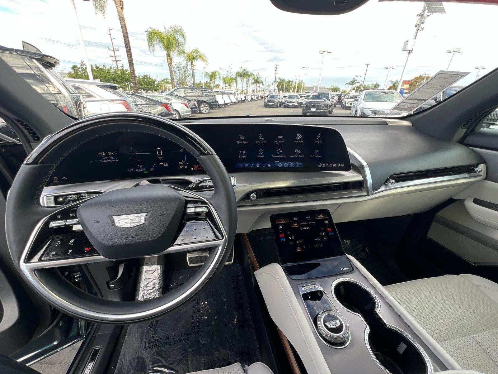 2026 Cadillac VISTIQ Luxury