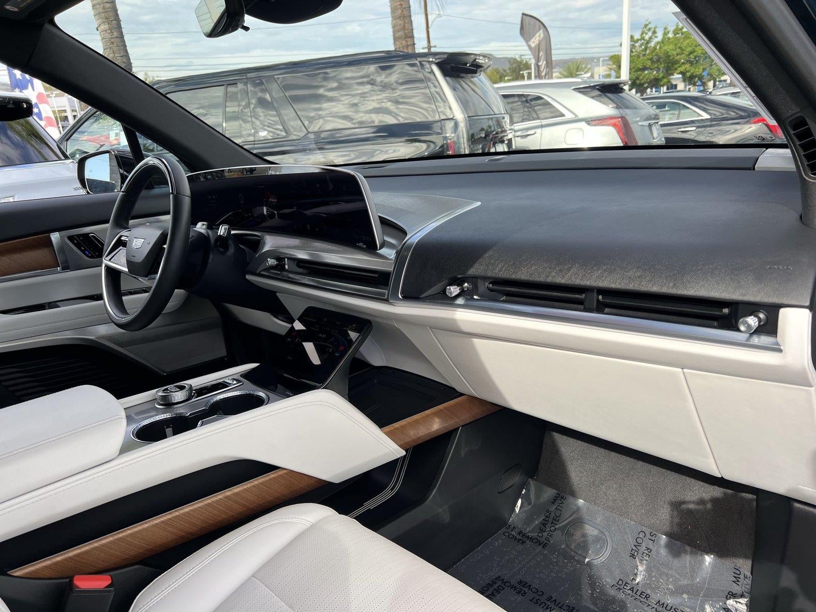2026 Cadillac VISTIQ Luxury