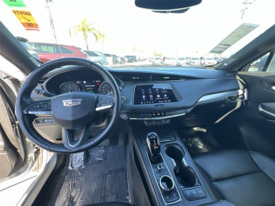 2023 Cadillac XT4 Premium Luxury