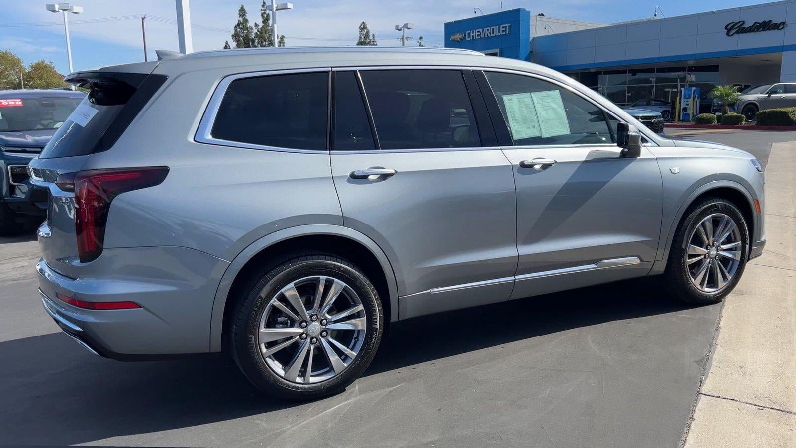 2025 Cadillac XT6 Premium Luxury