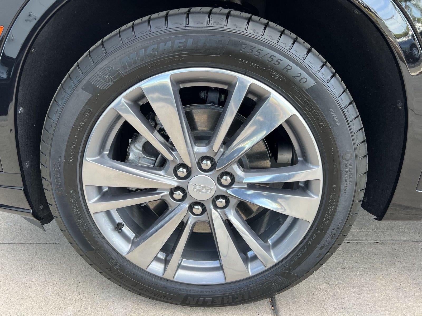 2025 Cadillac XT6 Premium Luxury