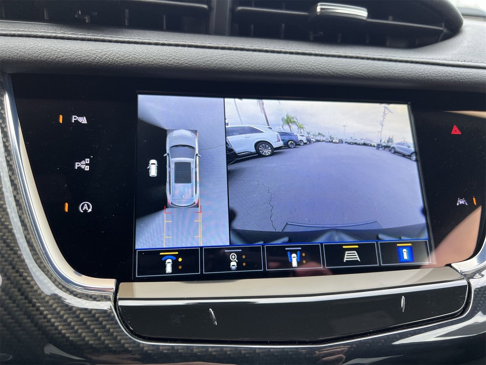 2025 Cadillac XT6 Sport