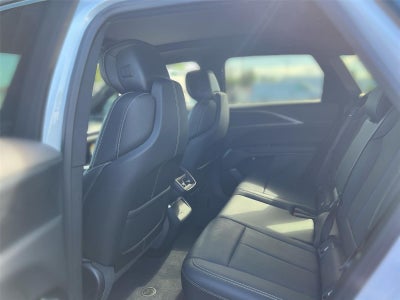 2025 Cadillac LYRIQ Luxury 1