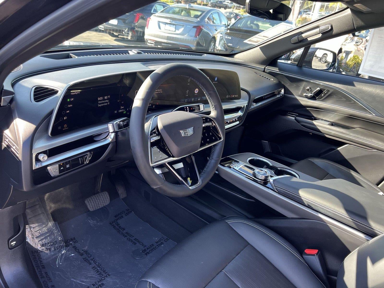 2024 Cadillac LYRIQ Luxury 1