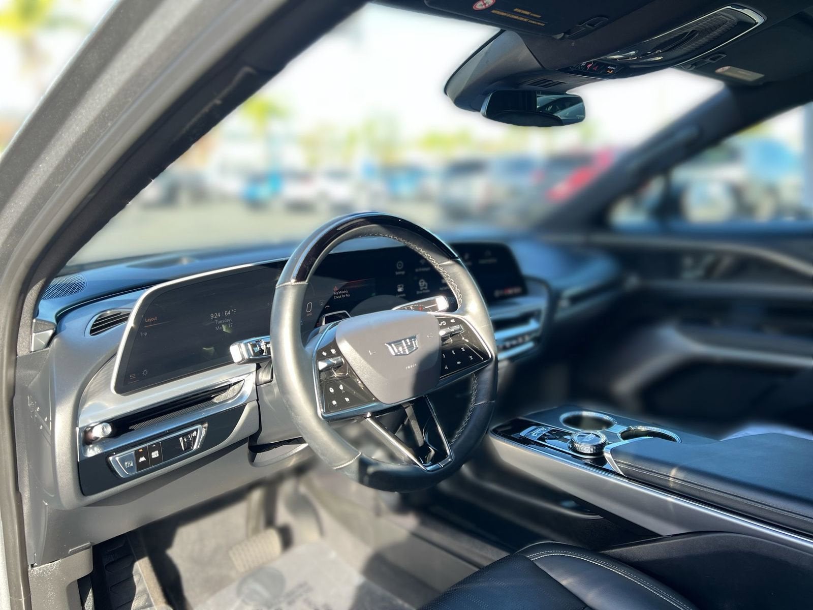 2024 Cadillac LYRIQ Luxury 2