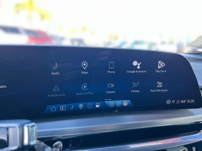 2024 Cadillac LYRIQ Luxury 2